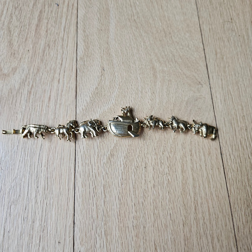 Vintage AJC Noahs Ark Animal Link Bracelet Gold Tone Figural 7.25 Inch